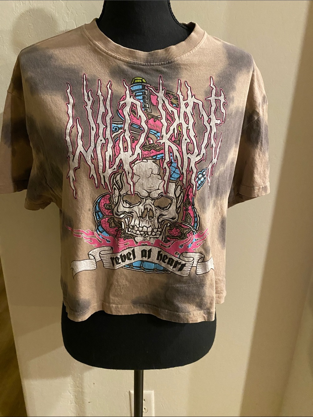 Graphic Skull Tie-Dye Crop Top in Taupe and Pink